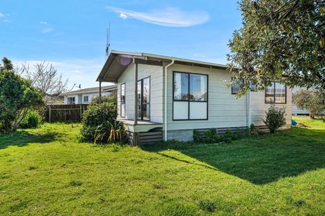 Photo of property in 42 Norfolk Crescent, Otaki Beach, Otaki, 5512