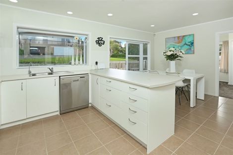 Photo of property in 64b Colwill Road, Massey, Auckland, 0614