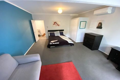 Photo of property in 3 Cassis Place, Crofton Downs, Wellington, 6035