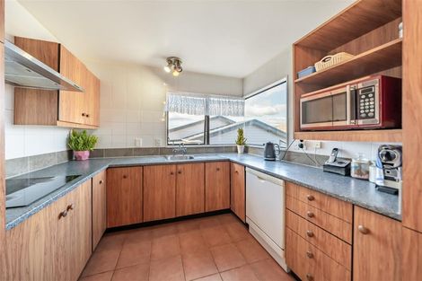 Photo of property in 10 Ordley Grove, Tawa, Wellington, 5028