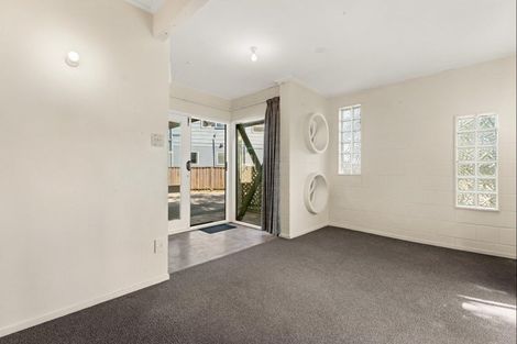 Photo of property in 98a Karewa Parade, Papamoa Beach, Papamoa, 3118