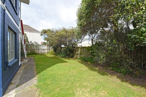 Photo of property in 8/218 Onepu Road, Lyall Bay, Wellington, 6022