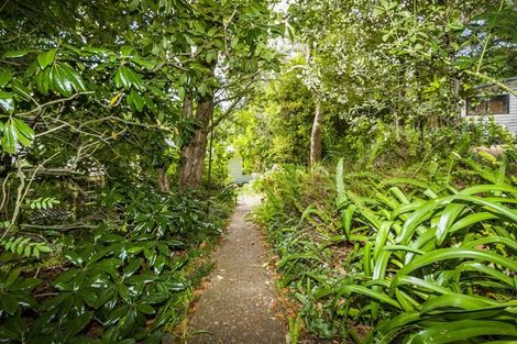 Photo of property in 26 Woodlands Crescent, Browns Bay, Auckland, 0630