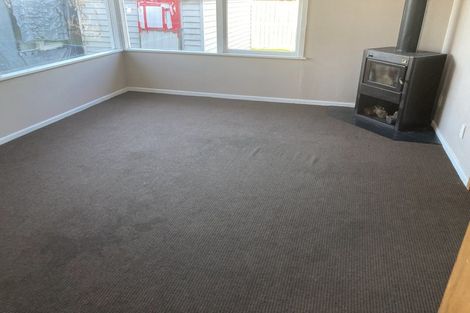 Photo of property in 2/10 Ocean View Road, Northcote, Auckland, 0627