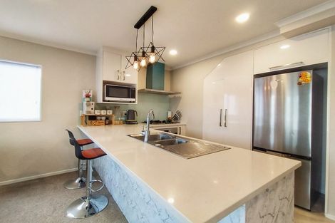 Photo of property in 8 Tribute Loop, Takanini, 2112