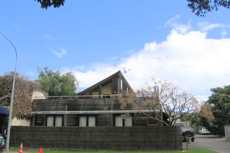 Photo of property in 68 Maunganui Road, Mount Maunganui, 3116