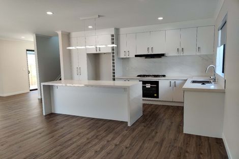 Photo of property in 17 Pinefield Road, Whenuapai, Auckland, 0618