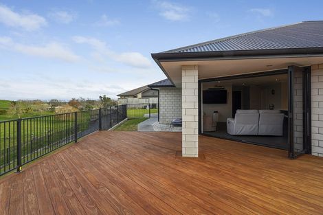 Photo of property in 15 Carlingford Rise, Dinsdale, Hamilton, 3204