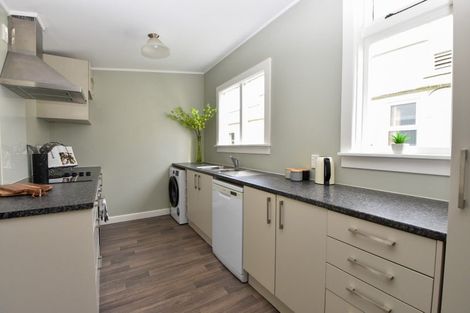 Photo of property in 107 Broadway, Carterton, 5713