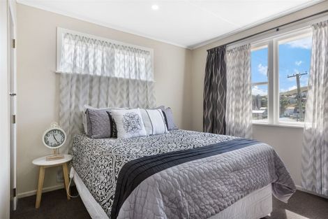 Photo of property in 111 Driver Crescent, Cannons Creek, Porirua, 5024