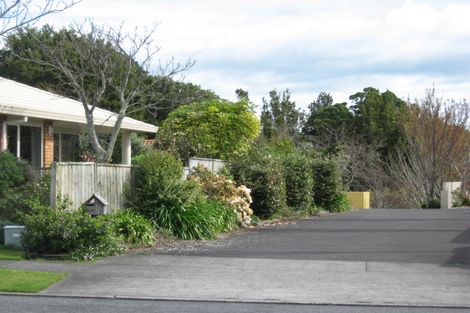 Photo of property in 16b Kinross Drive, Merrilands, New Plymouth, 4312