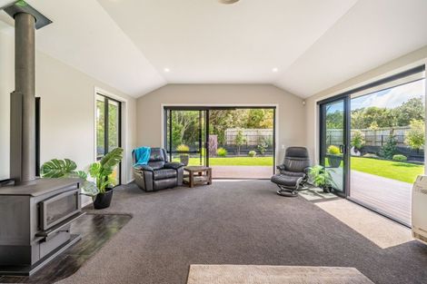 Photo of property in 355 Grays Road, Pauatahanui, Porirua, 5381