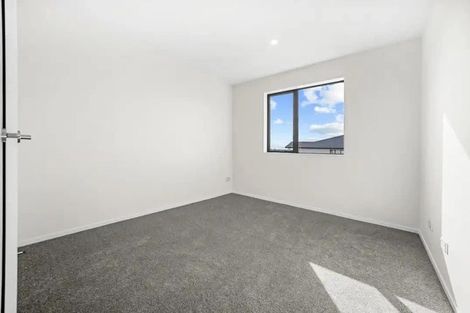 Photo of property in 12 Rorotu Avenue, Karaka, Papakura, 2113
