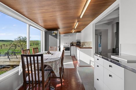 Photo of property in 272 Huarau Road, Whakapirau, Maungaturoto, 0583