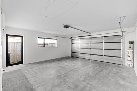 Photo of property in 42 Sardinia Grove, Fitzherbert, Palmerston North, 4410