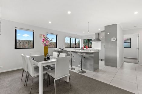 Photo of property in 35 Tarapiroe Avenue, Takanini, 2112