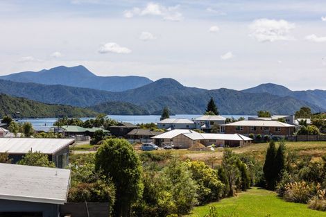 Photo of property in 13 Rimu Terrace, Waikawa, Picton, 7220