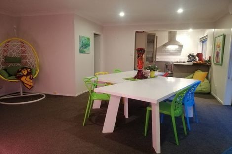 Photo of property in 2/44 Meadway, Sunnyhills, Auckland, 2010