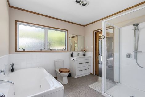 Photo of property in 7 Elmira Place, Browns Bay, Auckland, 0630