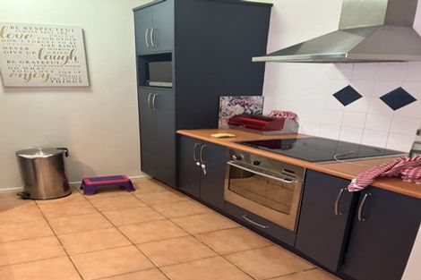 Photo of property in 44/2 Armoy Drive, East Tamaki, Auckland, 2016