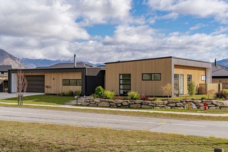 Photo of property in 8 Pounamu Avenue, Albert Town, Wanaka, 9305