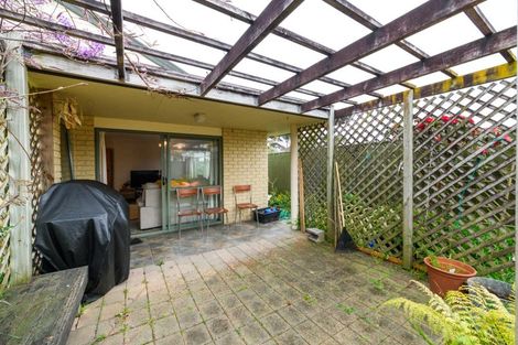 Photo of property in 9 Edgecombe Court, Roslyn, Palmerston North, 4414