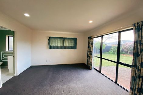 Photo of property in 4 Ashgrove Court, Hamilton East, Hamilton, 3216