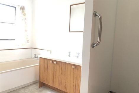 Photo of property in 4/116 Titirangi Road, New Lynn, Auckland, 0600