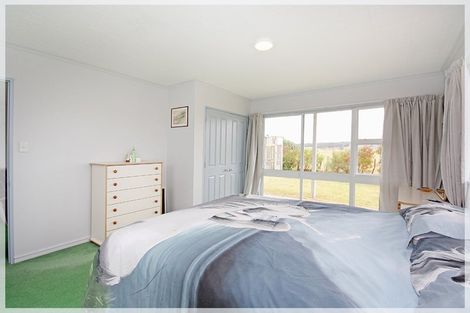 Photo of property in 6 Watchorn Place, Foxton Beach, Foxton, 4815