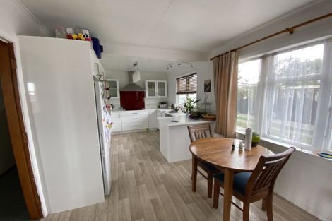 Photo of property in 214 Bridge Street, Eltham, 4322