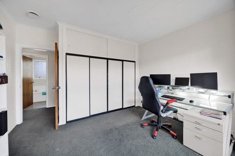 Photo of property in 191 Seaview Road, Westown, New Plymouth, 4310