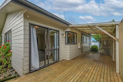 Photo of property in 21 Dahlstrom Grove, Kelvin Grove, Palmerston North, 4414
