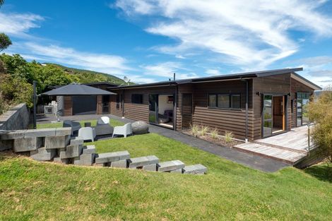 Photo of property in 6 Kestrel Lane, Kinloch, Taupo, 3377