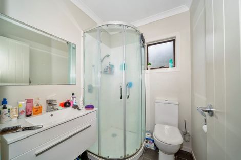 Photo of property in 65 Seaview Road, Marfell, New Plymouth, 4310