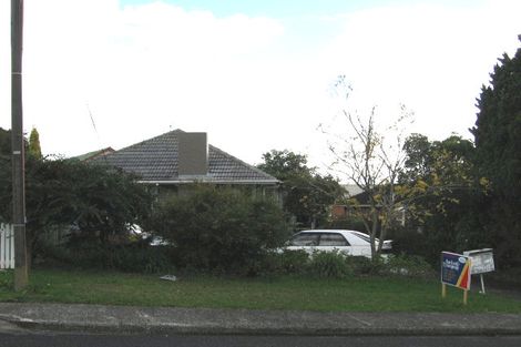 Photo of property in 1/3 Mackenzie Street, Te Atatu South, Auckland, 0610