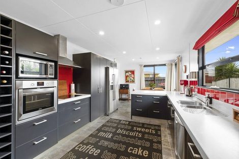 Photo of property in 28 Kingsford Street, Bell Block, New Plymouth, 4312