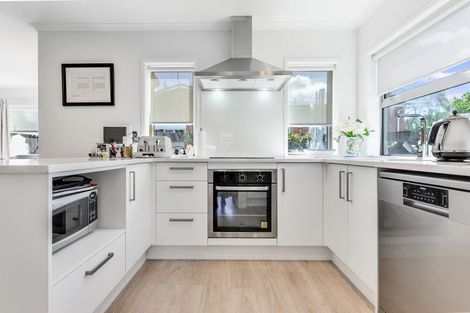 Photo of property in 2/28 Garnett Avenue, Forest Lake, Hamilton, 3200