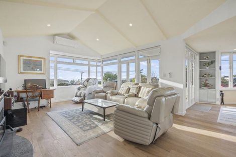 Photo of property in 27 Palmer Crescent, Mission Bay, Auckland, 1071