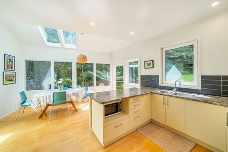 Photo of property in 39 Kotari Road, Days Bay, Lower Hutt, 5013