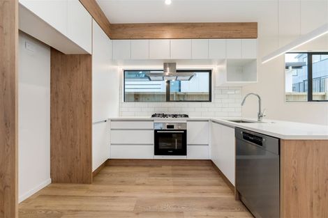 Photo of property in 25 Bronzewater Drive, Silverdale, 0932