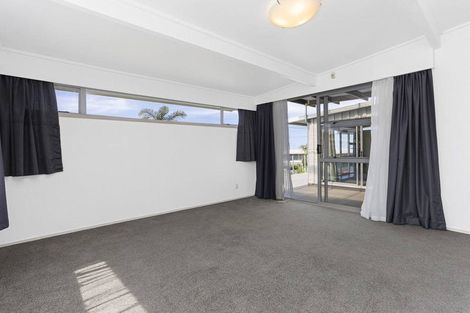 Photo of property in 413 East Coast Road, Mairangi Bay, Auckland, 0630