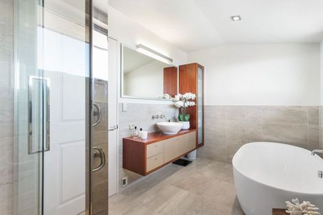 Photo of property in 2 Serenata Lane, Redcliffs, Christchurch, 8081