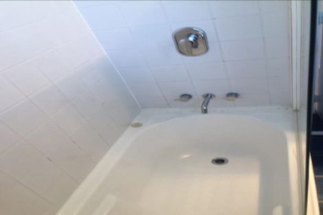 Photo of property in 1/77 Ennis Avenue, Pakuranga Heights, Auckland, 2010