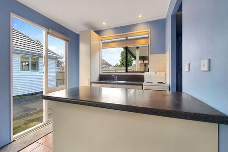 Photo of property in 28 Middlemore Crescent, Papatoetoe, Auckland, 2025