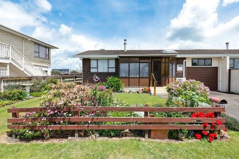 Photo of property in 19 Hakanoa Street, Huntly, 3700
