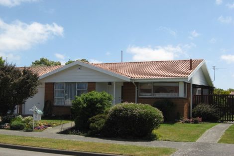 Photo of property in 1b Calbreath Place, Russley, Christchurch, 8042