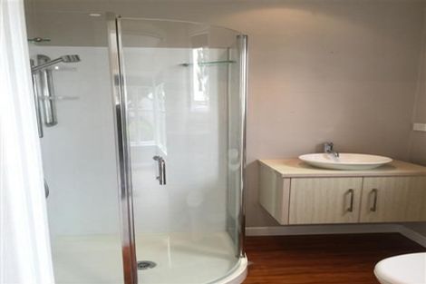 Photo of property in 42 Highland Avenue, Titirangi, Auckland, 0604