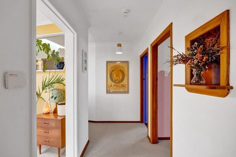 Photo of property in 39 Turakina Street, Merrilands, New Plymouth, 4312