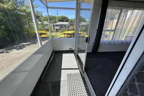 Photo of property in 2/6 Anne Road, Hillcrest, Auckland, 0627