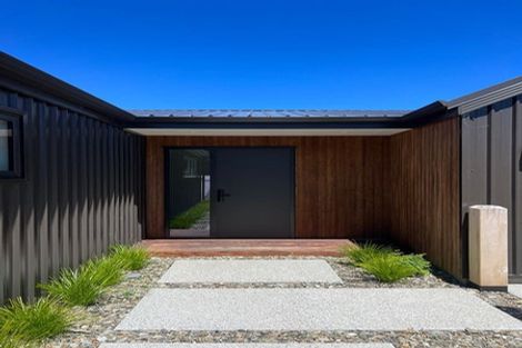 Photo of property in 10 Tomtit Crescent, Lake Hawea, 9382